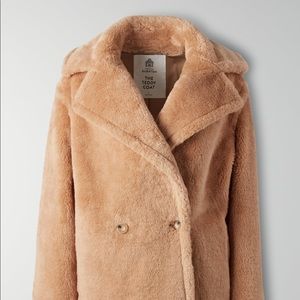 Aritzia Babaton The Short Teddy Coat